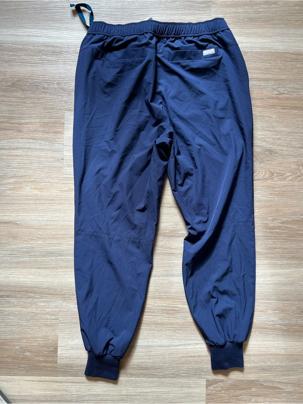 Figs windbreaker style